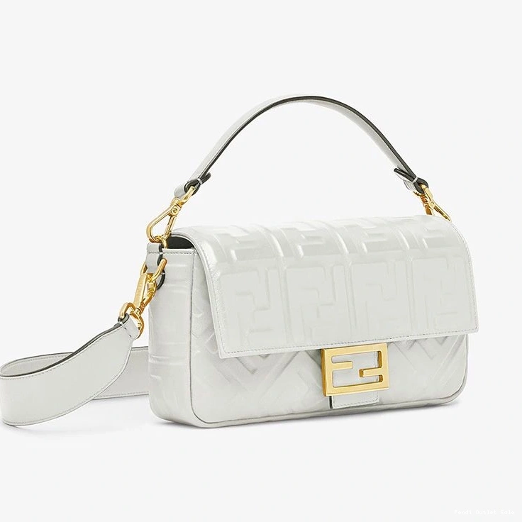 Cheap Motif Nappa White Leather Fendi Medium FF Baguette Bag In 0806